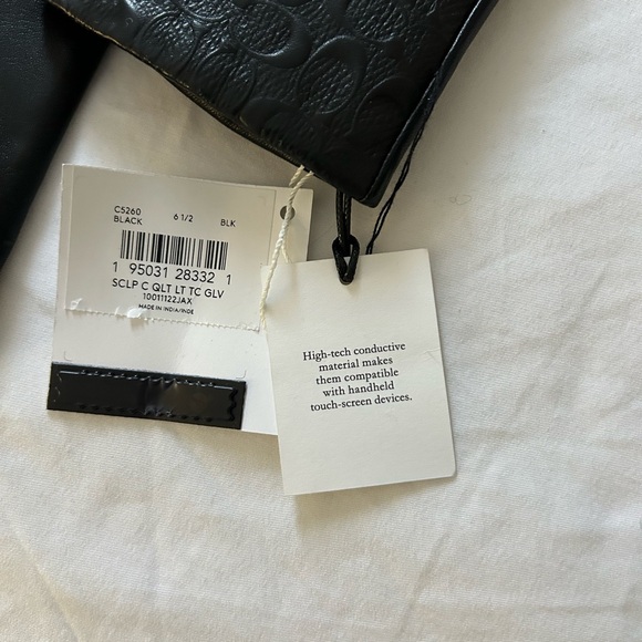 Coach Tech Glove - Picture 2 of 6